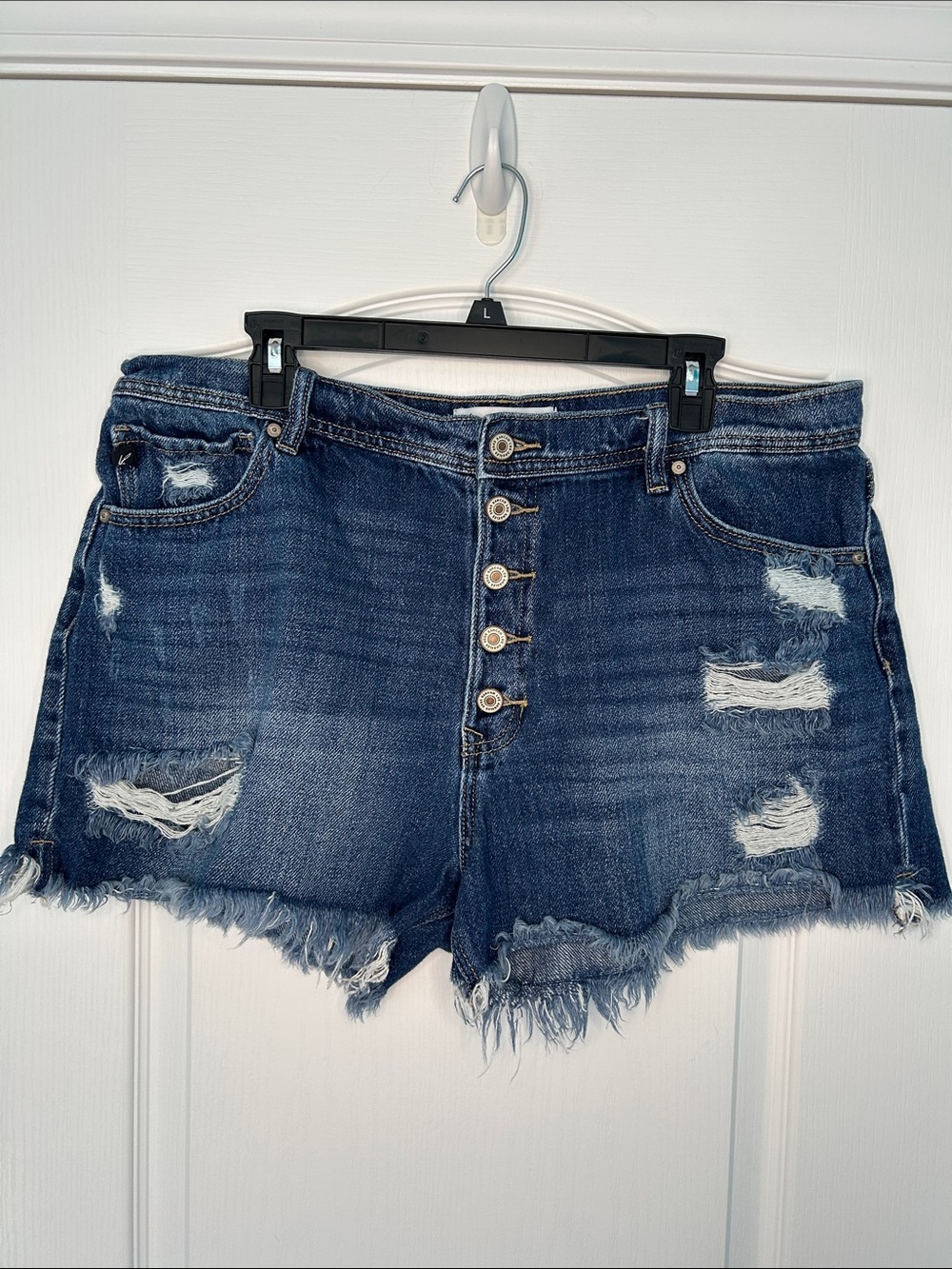 KanCan Denim Shorts Women’s 32 Distressed Button-Front High Waisted Short Shorts